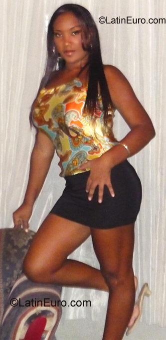 Date this hot Colombia girl Yulieth from Cali CO2825