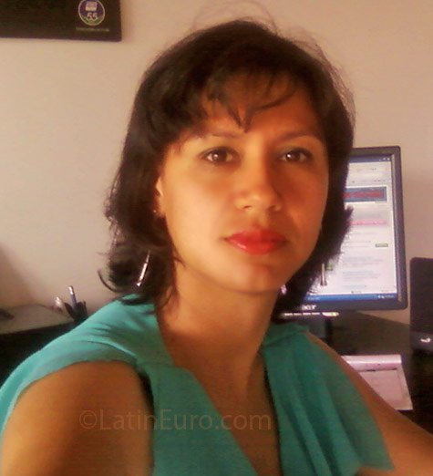 Date this hard body Colombia girl Ofir from Cartago CO2917