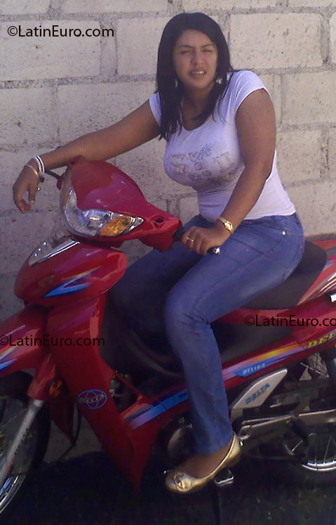 Date this athletic Dominican Republic girl Graciela from El Seibo DO3328