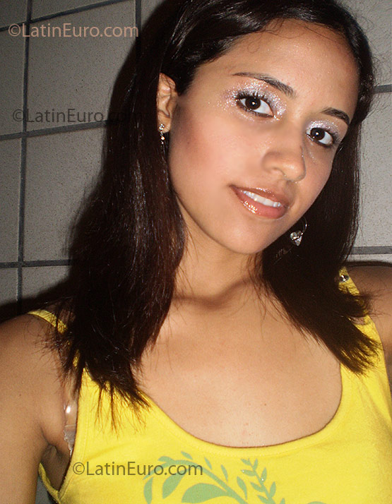 Date this funny Brazil girl Rebeca from Fortaleza BR2330