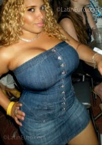 Date this fun Dominican Republic girl Esmeralda from Santo Domingo DO3362