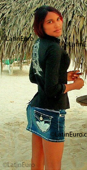 Date this beautiful Dominican Republic girl Eli Esther from Santo Domingo DO3377