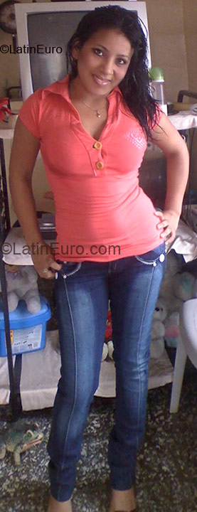 Date this lovely Honduras girl Wendy from San Pedro Sula HN135