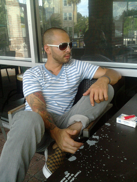 Date this nice looking United States man Pistolero from Jacksonville US5578