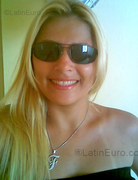 Date this hot Brazil girl Fabizinha from Recife BR4387