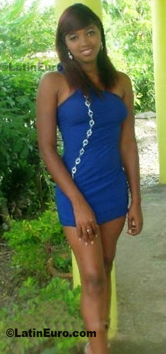 Date this athletic Dominican Republic girl Jenifer from La Vega DO3682