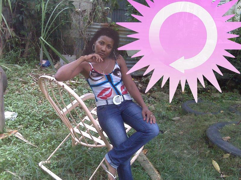 Date this happy Dominican Republic girl Olga-lishotmail from Santo Domingo LR12