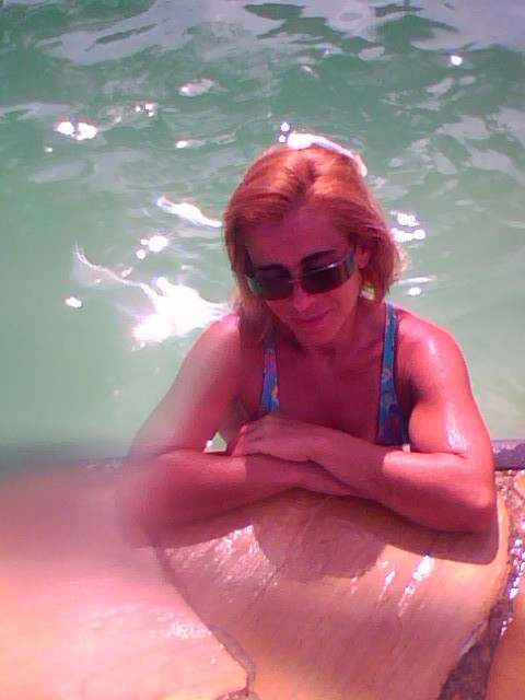 Date this cute Brazil girl CarmemdecopaApe from Rio De Janeiro BR2707