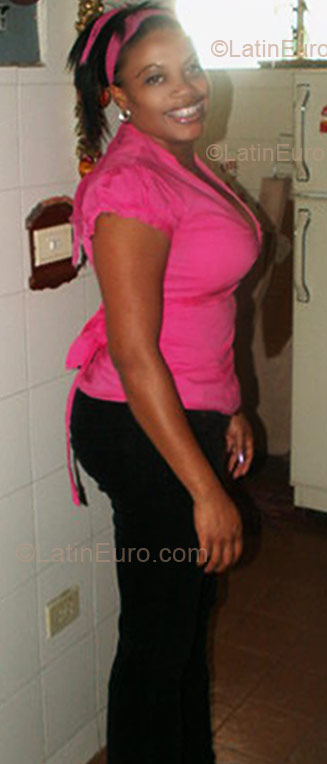 Date this young Colombia girl Sandra from Cali CO3620