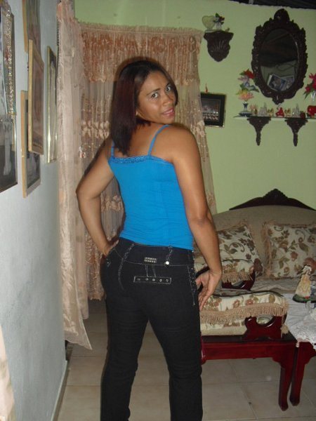 Date this funny Dominican Republic girl Damaris from San Pedro De Macoris DO3921