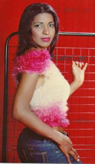 Date this sultry Brazil girl BRUNA from Belo Horizonte BR5956