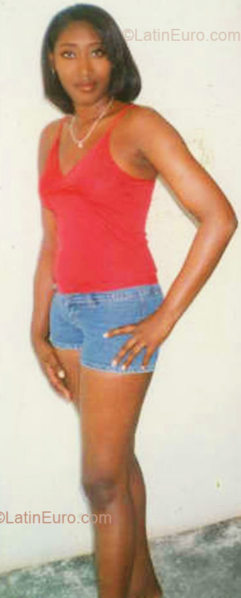 Date this tall Dominican Republic girl Fidelina from Santo Domingo DO4423