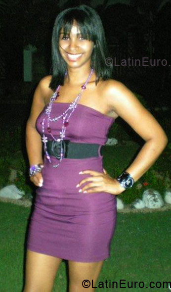 Date this hot Dominican Republic girl Lucier from Santo Domingo DO5820