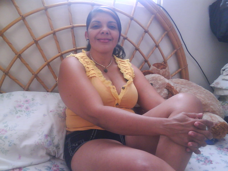 Date this happy Dominican Republic girl Mildred guzman from Santiago DO4625