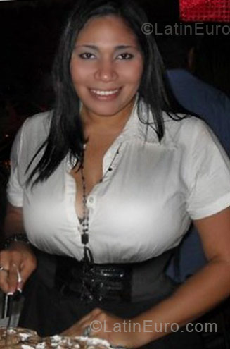 Date this fun Dominican Republic girl Glennys from Santo Domingo DO15165