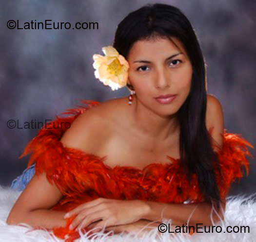 Date this passionate Colombia girl Maria Helena from Cali CO4541