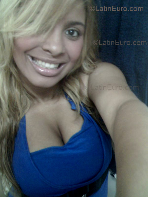 Date this charming Brazil girl Onila from Rio De Janeiro BR3293