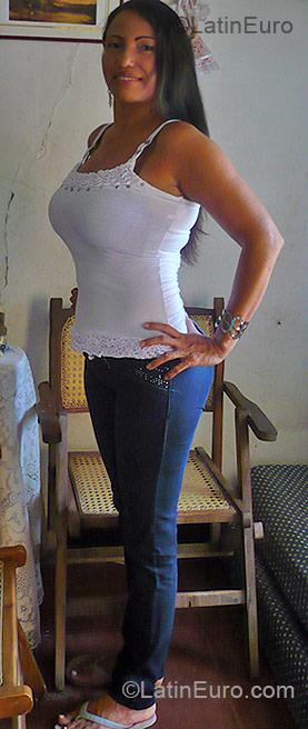 Date this fun Colombia girl Bienvenida from Barranquilla CO6182