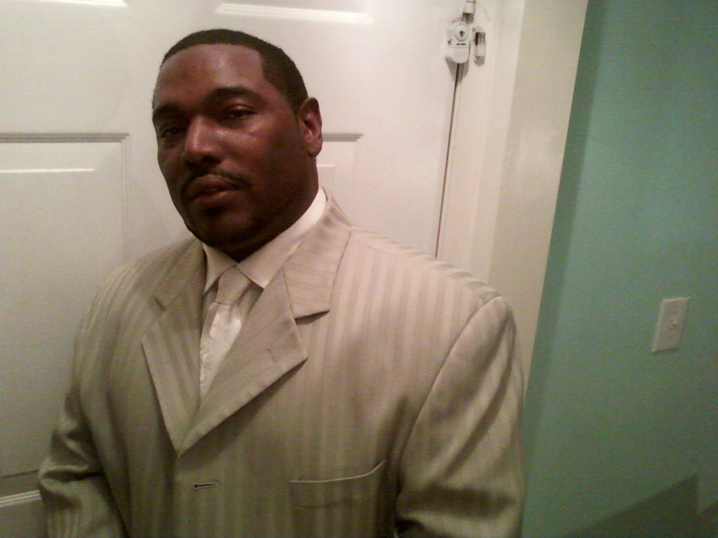 Date this georgeous United States man Don from Garner US6631