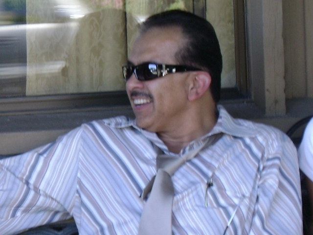 Date this attractive United States man CARLOS from Stockton US6670