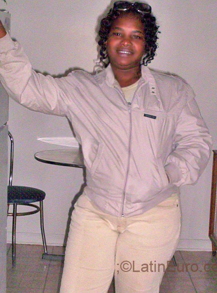 Date this attractive United States girl June from Bronx JM107