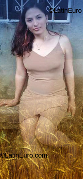 Date this happy Nicaragua girl Elizabeth from Managua NI6