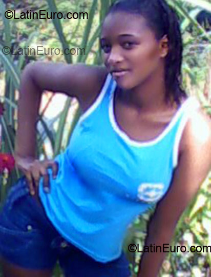 Date this gorgeous Brazil girl Edila from Salvador BR3420