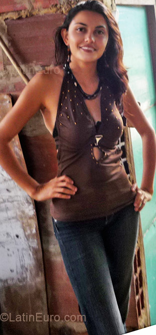 Date this young Colombia girl Francy Lorena from Bogota CO6430