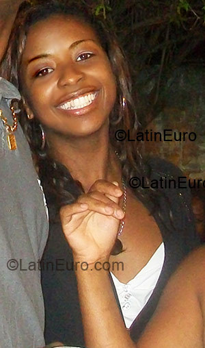 Date this georgeous Brazil girl Ilidia from Rio De Janeiro BR9551