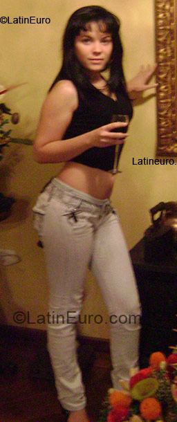 Date this pretty Ecuador girl Yanet from Quito EC22