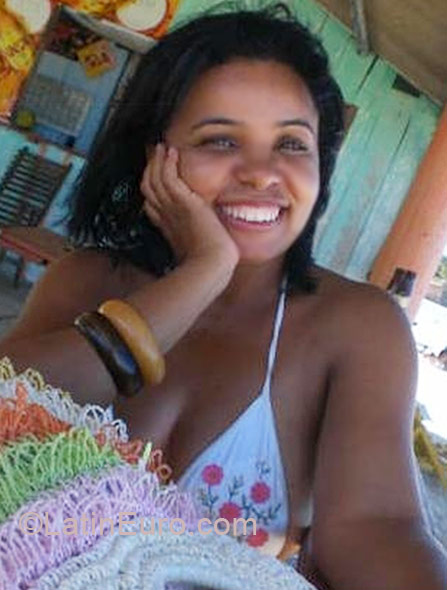 Date this athletic Brazil girl Betina from Ilhéus BR3503