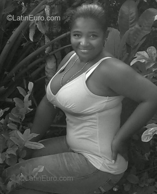 Date this sensual Dominican Republic girl Marleni from Republica Dominicana DO4993