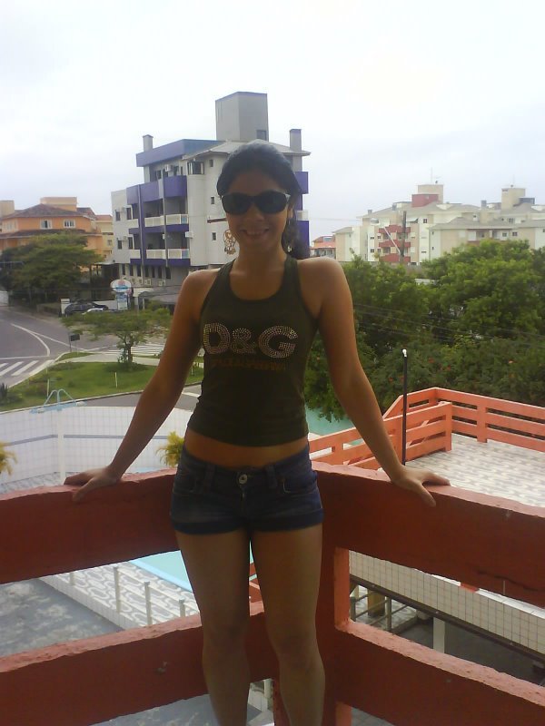 Date this young Brazil girl Cris25 from Curitiba BR3545