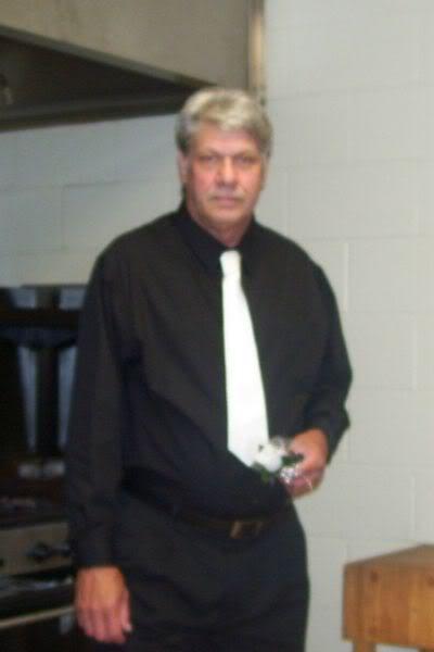 Date this happy United States man Descares from Albert US7315