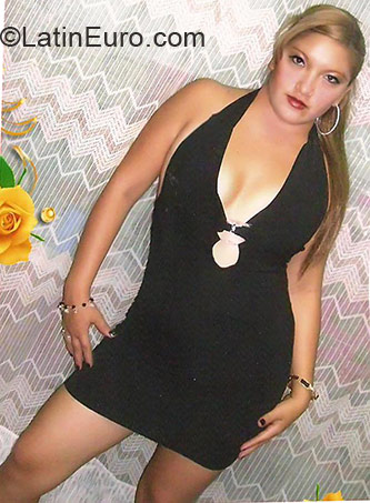 Date this beautiful Peru girl Karina from Chiclayo PE327