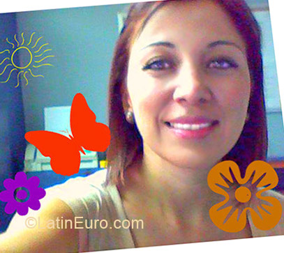 Date this attractive Colombia girl Carolina from Pereira CO4996