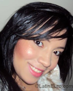 Date this voluptuous Colombia girl Julieth from Barranquilla CO5036