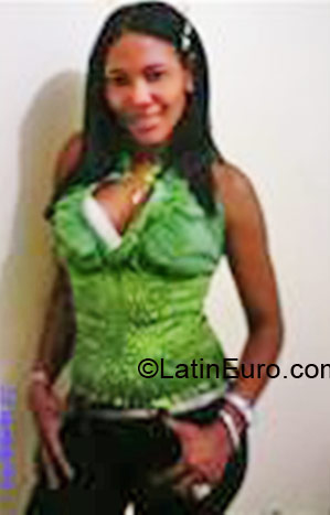 Date this cute Dominican Republic girl Jade from Santo Domingo DO5137