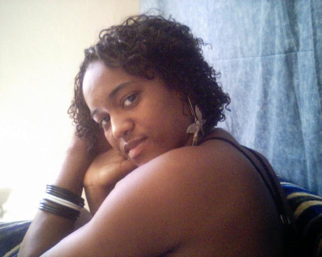 Date this nice looking Senegal girl Amina from Dakar SN90