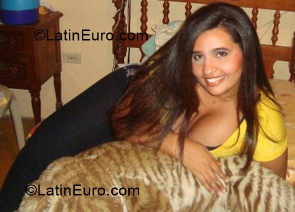 Date this good-looking Colombia girl Lirana from San juan Del Cesar CO5203