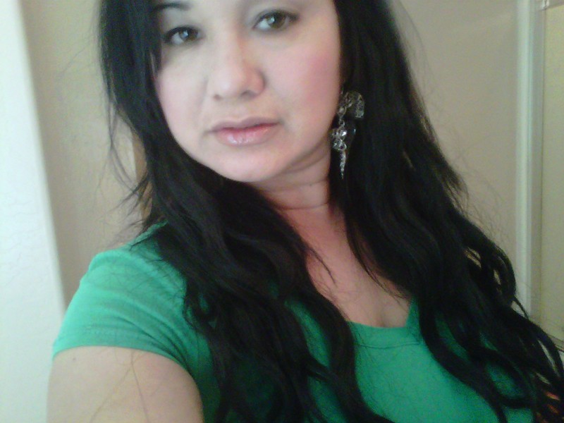 Date this nice looking United States girl Susana from Phoenix US7704