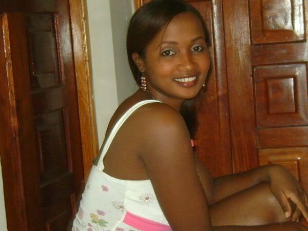 Date this hot Dominican Republic girl Claudia from Santo Domingo US7728