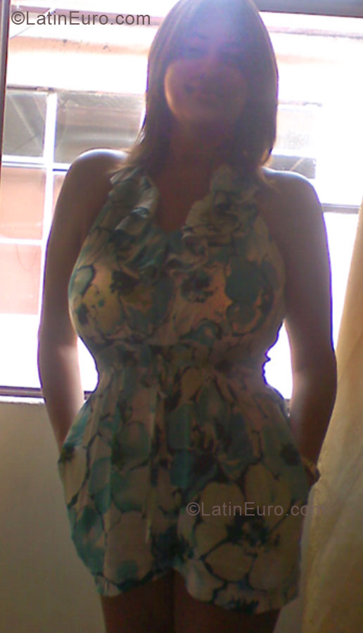 Date this fun Colombia girl Evelin from Cali CO21549