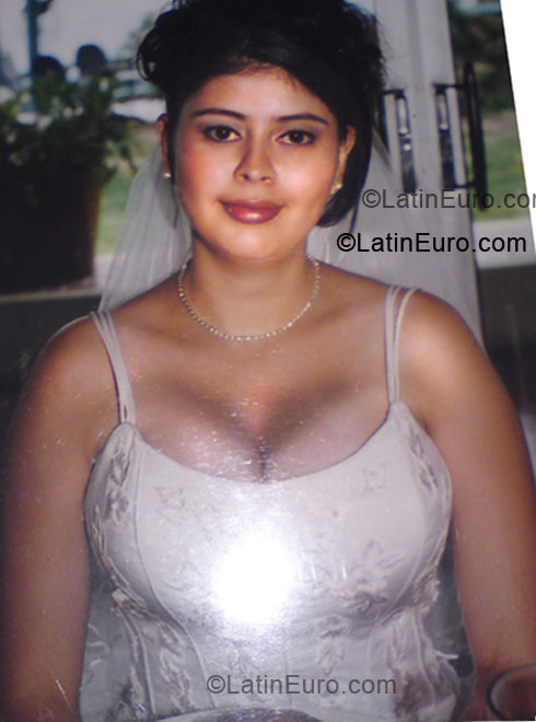 Date this beautiful Honduras girl Blanca from Tegucigalpa HN235