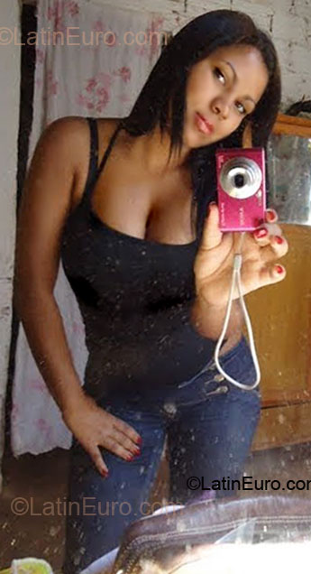 Date this fun Brazil girl Solange Caroline from Mongagua BR3800