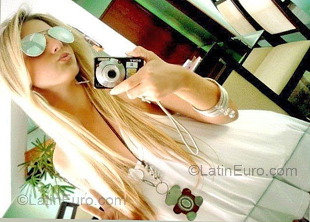 Date this delightful Brazil girl Vanessa from Rio De Janeiro BR3824