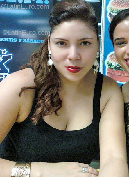 Date this beautiful Honduras girl Joshara from Villanueva HN241