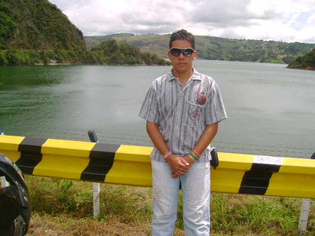 Date this fun Colombia man JHONKIS from Yotoco Valle CO5400