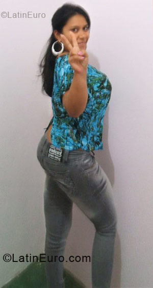 Date this sultry Brazil girl Cristiane from Marilia BR3880