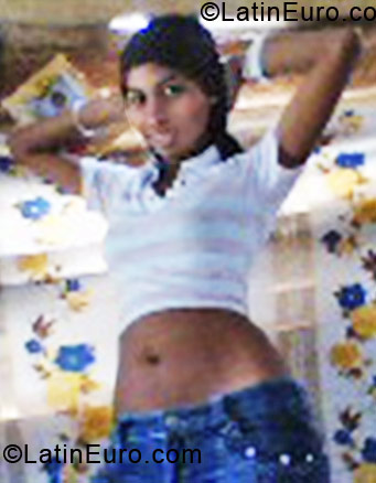 Date this nice looking Colombia girl Diana from Barranquilla CO7282
